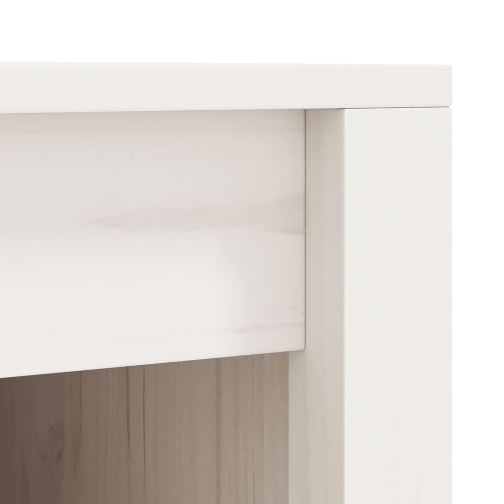 Mueble de cocina exterior blanco fabricado en madera maciza de pino.