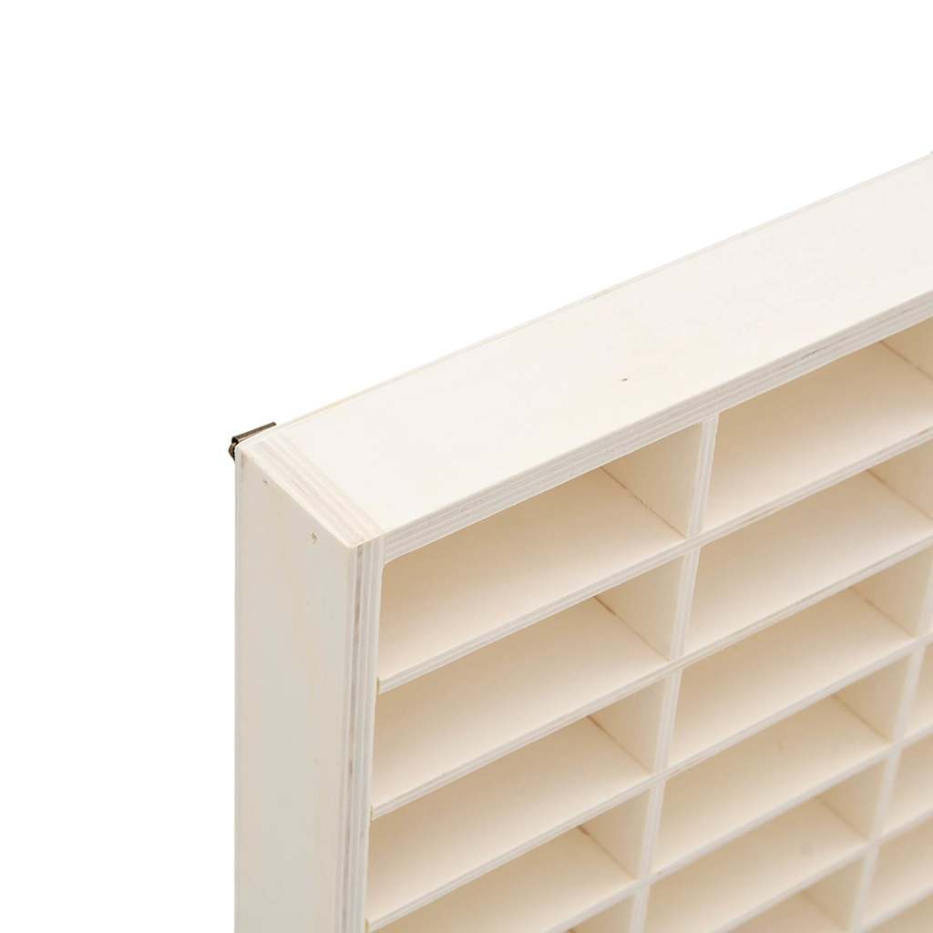 Vitrine de collection en bois avec 90 compartiments