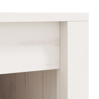 Mueble de cocina exterior blanco fabricado en madera maciza de pino.